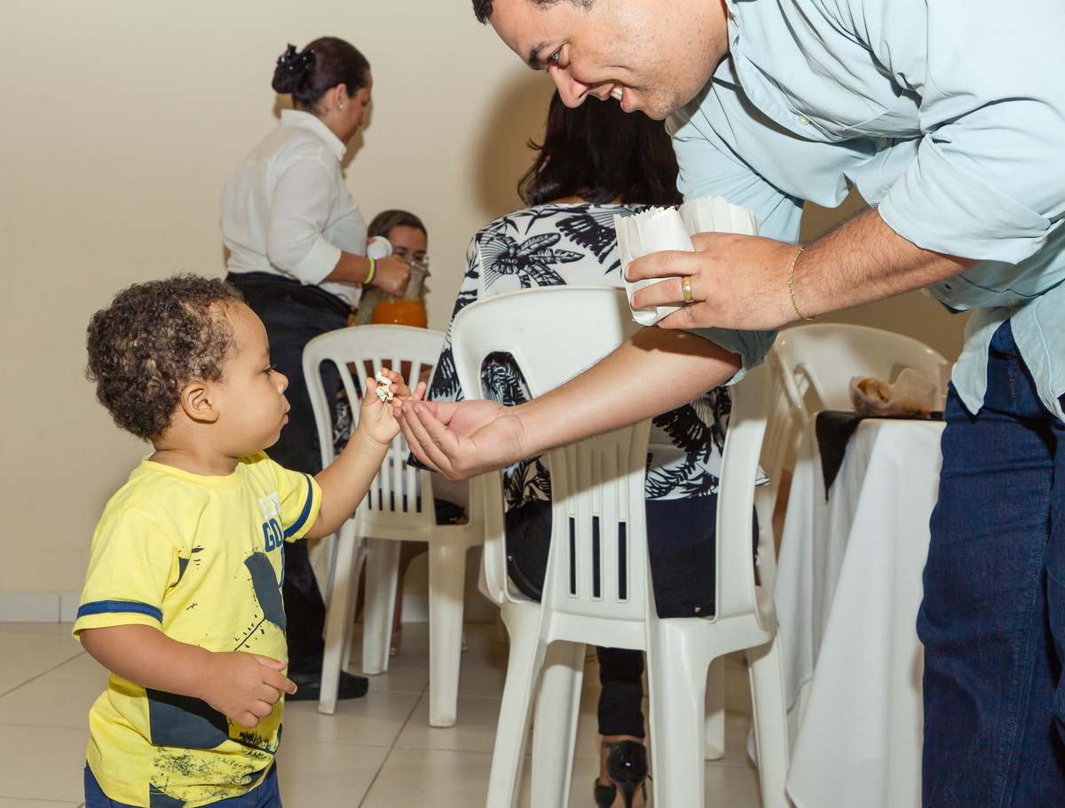Comendo pipoca  pelo fotógrafo Douglas Maia