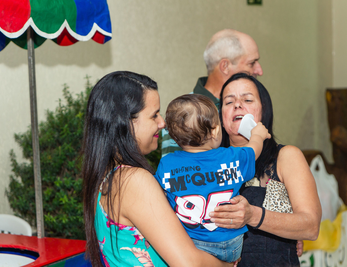 Brincando com a vovó pelo fotógrafo Douglas Maia
