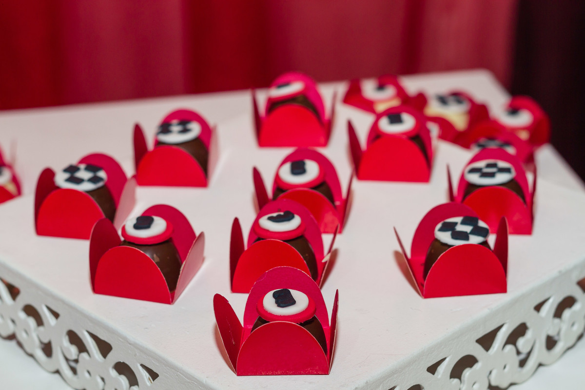 Doces Tema Carros pelo fotógrafo Douglas Maia