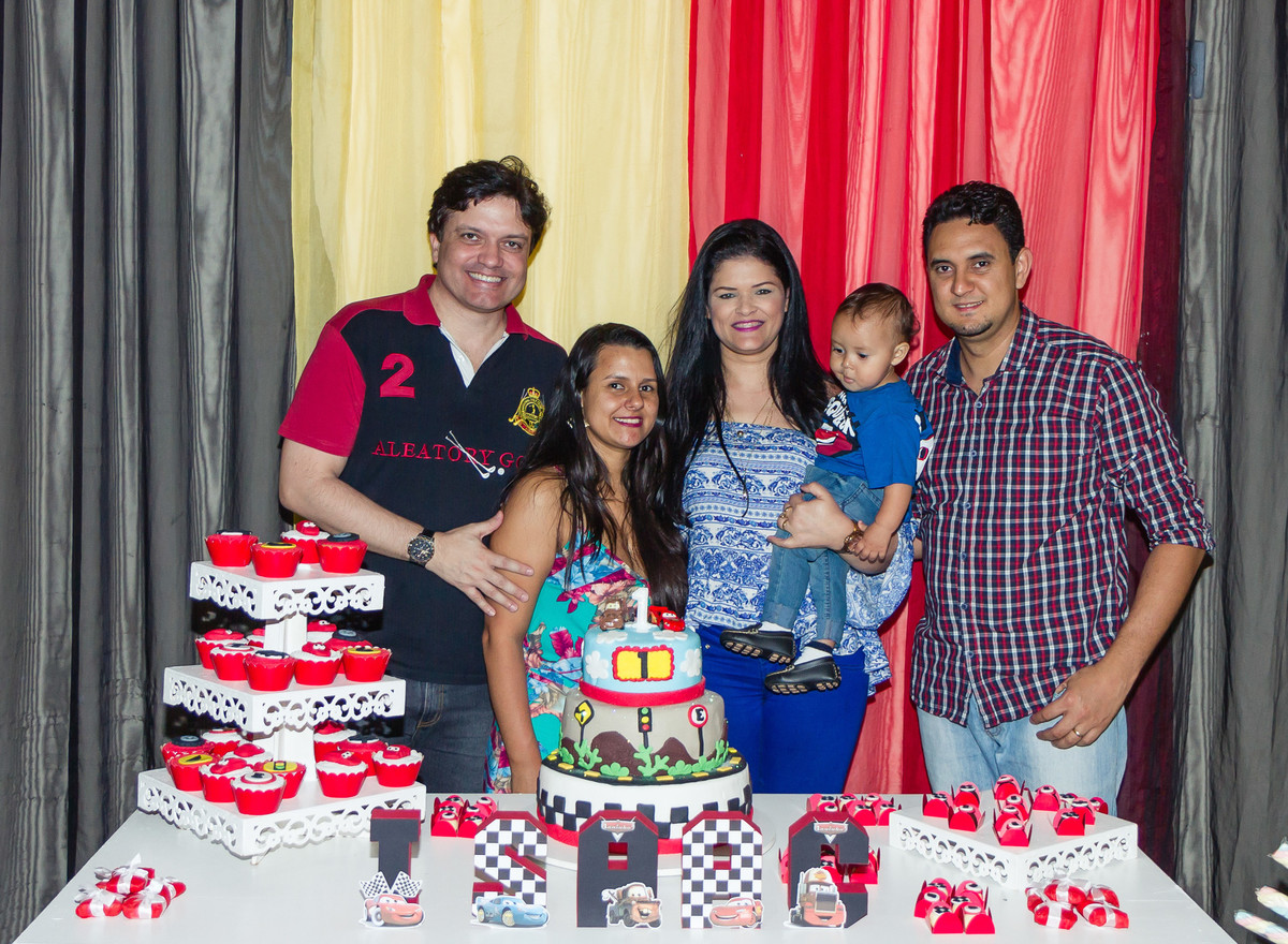 Família com amigos  pelo fotógrafo Douglas Maia