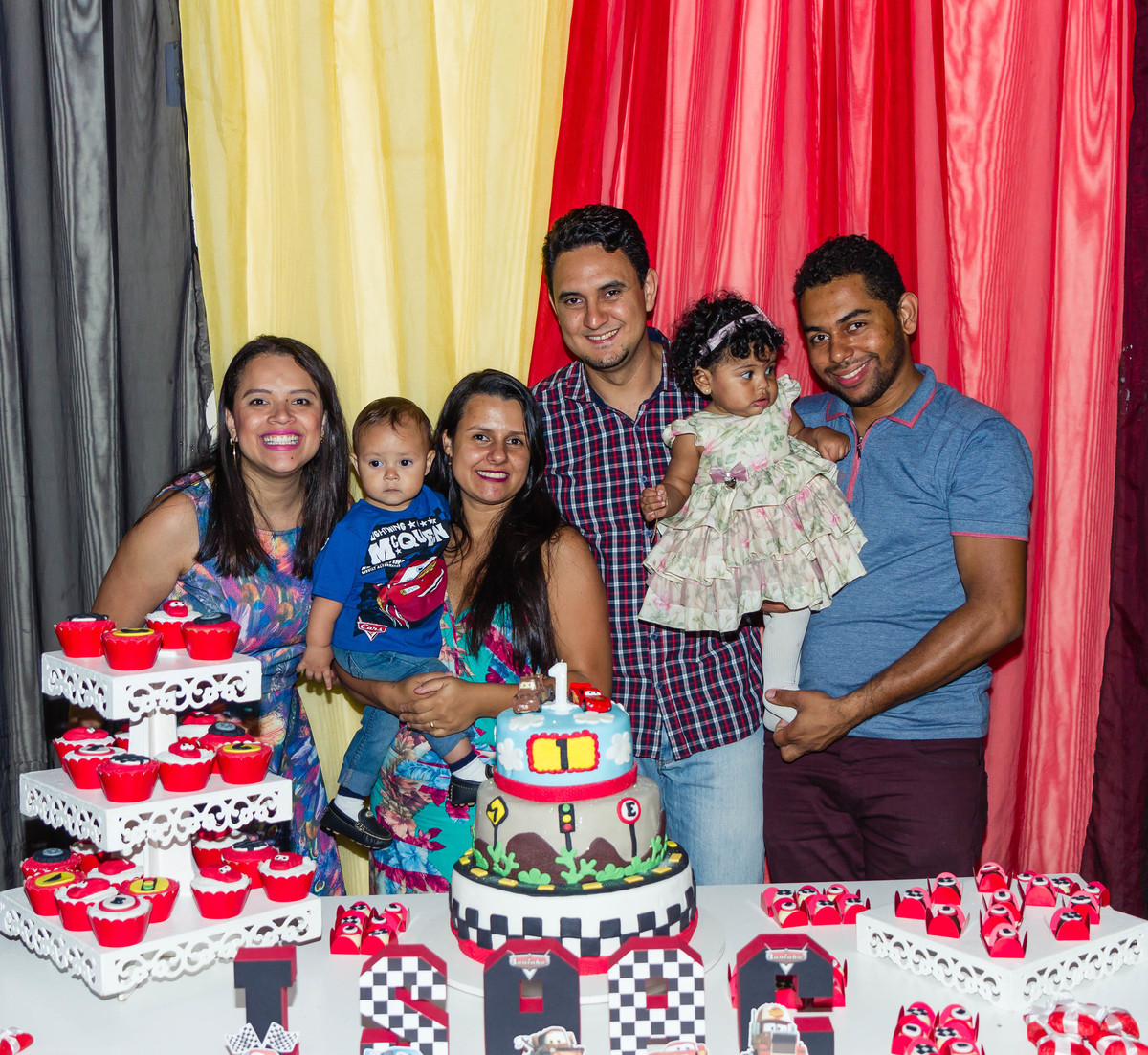 Isaac e amiguinha  pelo fotógrafo Douglas Maia