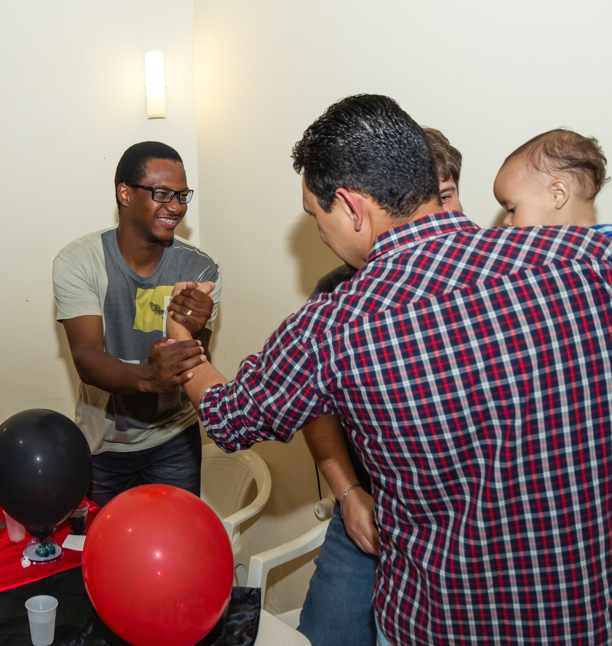 Recepcionando convidados  pelo fotógrafo Douglas Maia