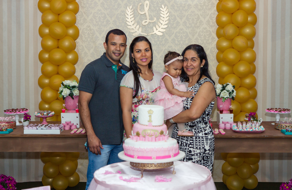 Vovó com a luísa pelo fotógrafo Douglas Maia