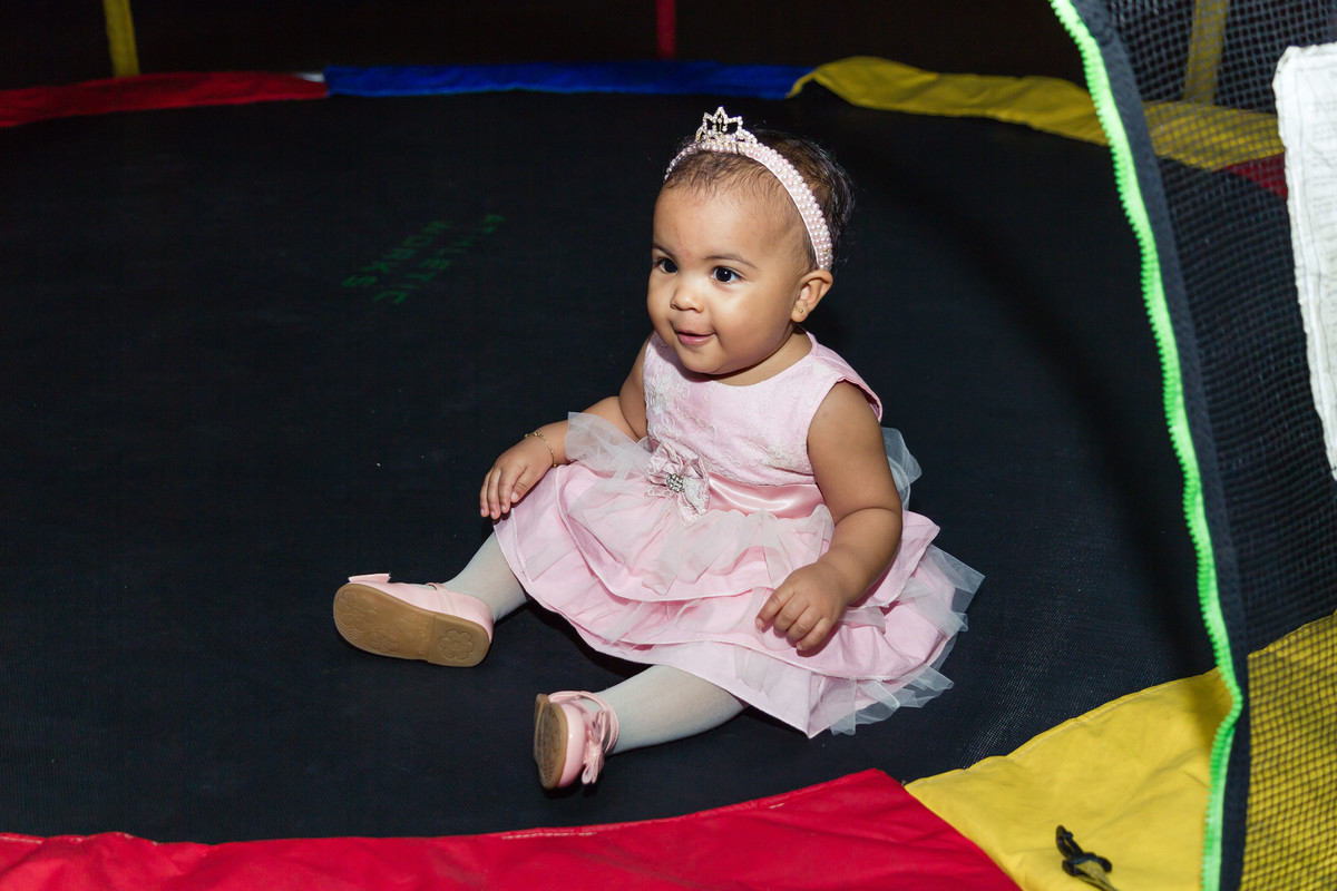 Luísa no pula pula pelo fotógrafo Douglas Maia