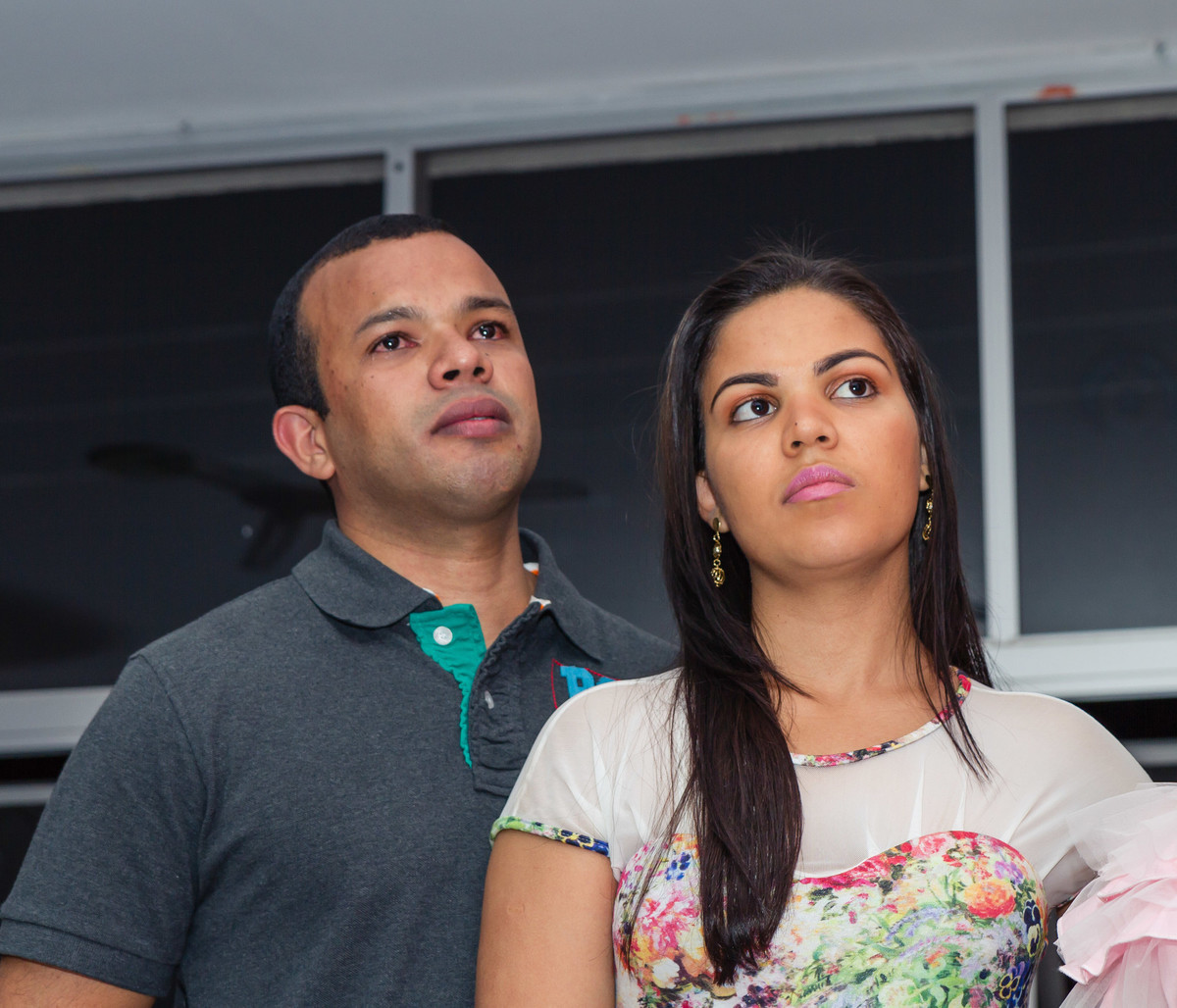 Pai e mãe da Luísa emocionados pelo fotógrafo Douglas Maia