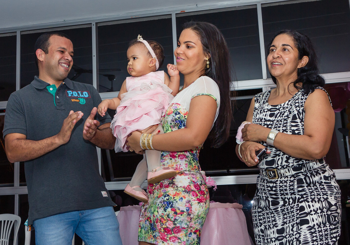Mamãe da Luísa sorrindo pelo fotógrafo Douglas Maia