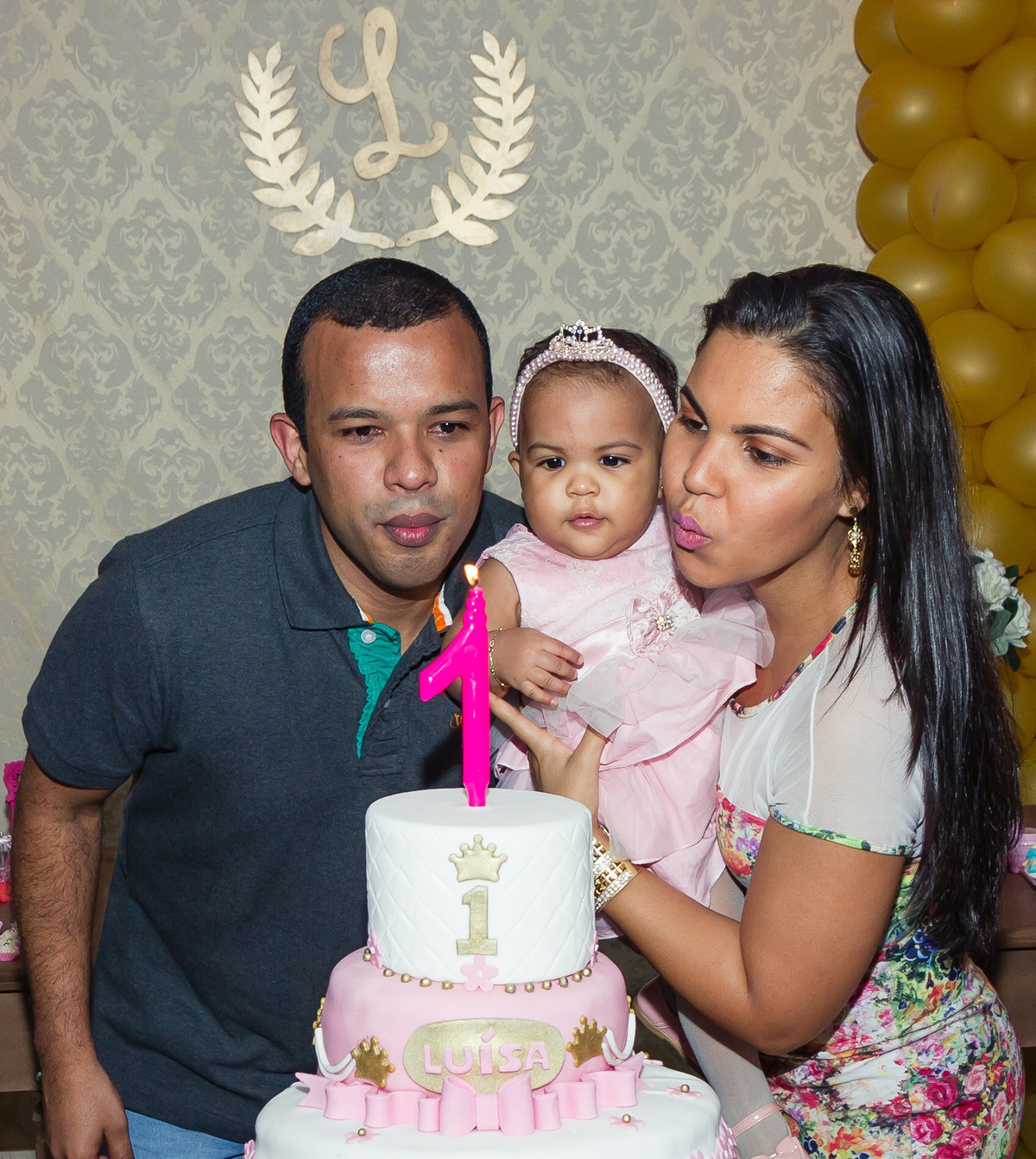 Família soprando a vela pelo fotógrafo Douglas Maia