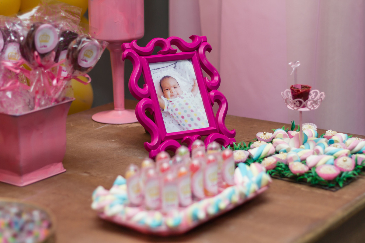 Foto na mesa de doces pelo fotógrafo Douglas Maia