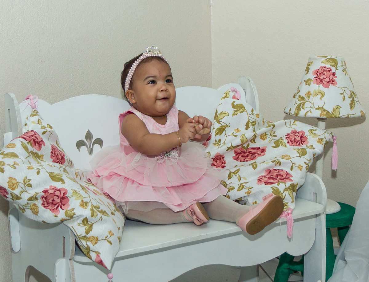 Luísa brinca pelo fotógrafo Douglas Maia