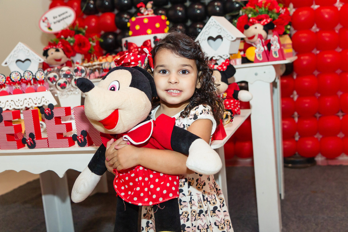 Helena feliz Tema Minnie pelo fotógrafo Douglas Maia