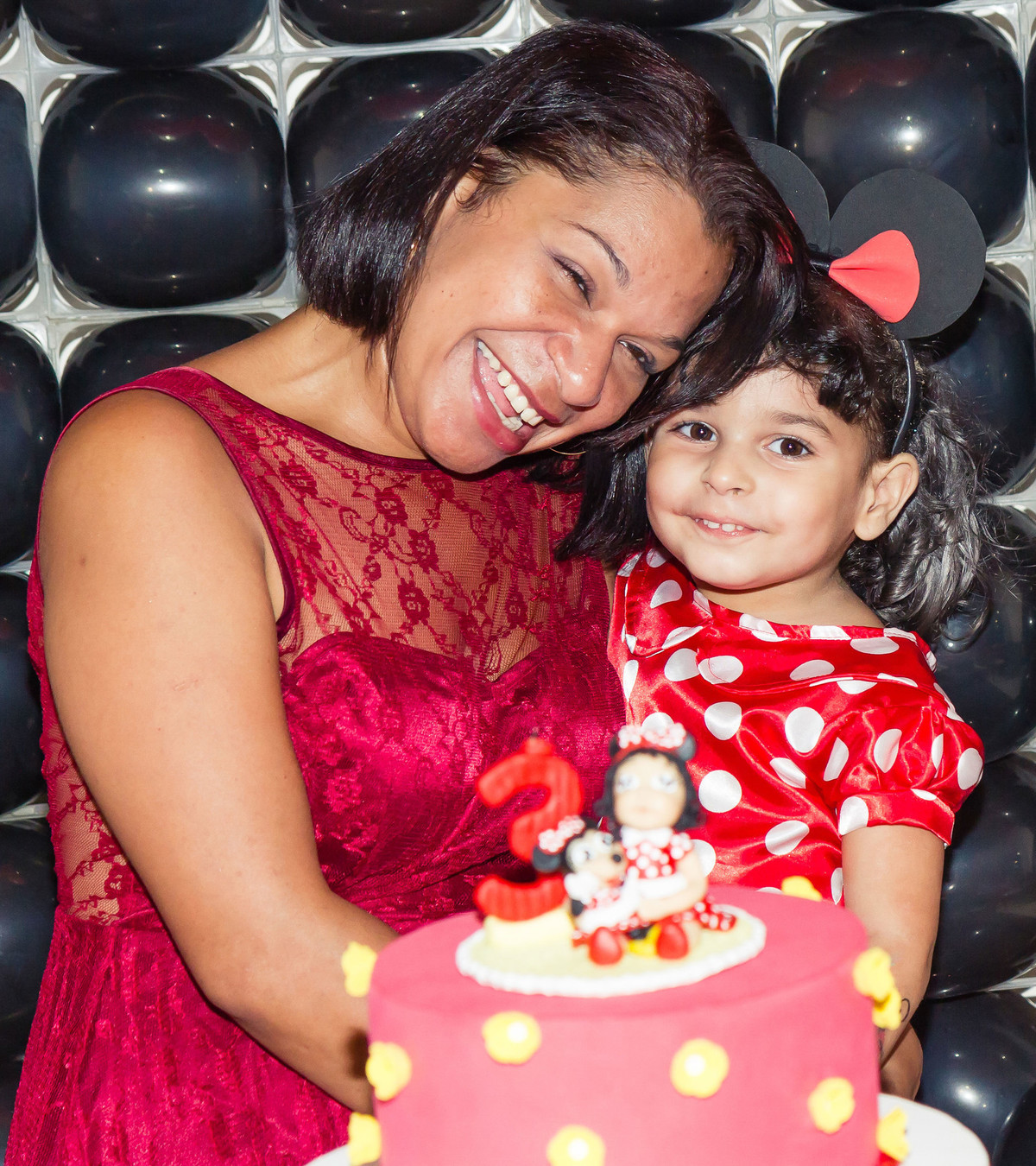 Mãe e filha felizes pelo fotógrafo Douglas Maia