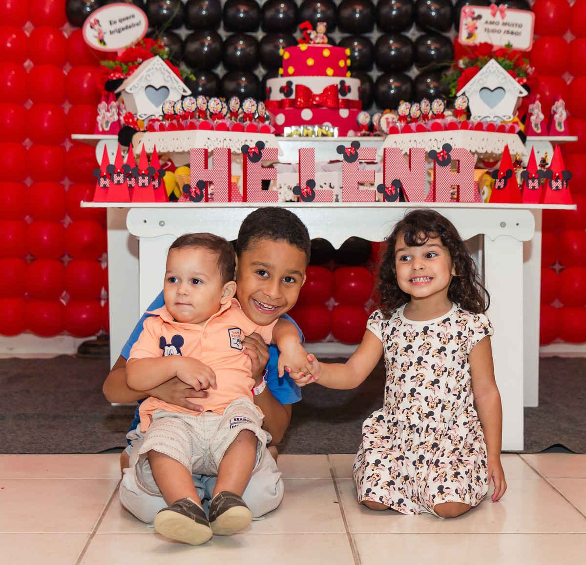 Helena e seus irmãos  pelo fotógrafo Douglas Maia