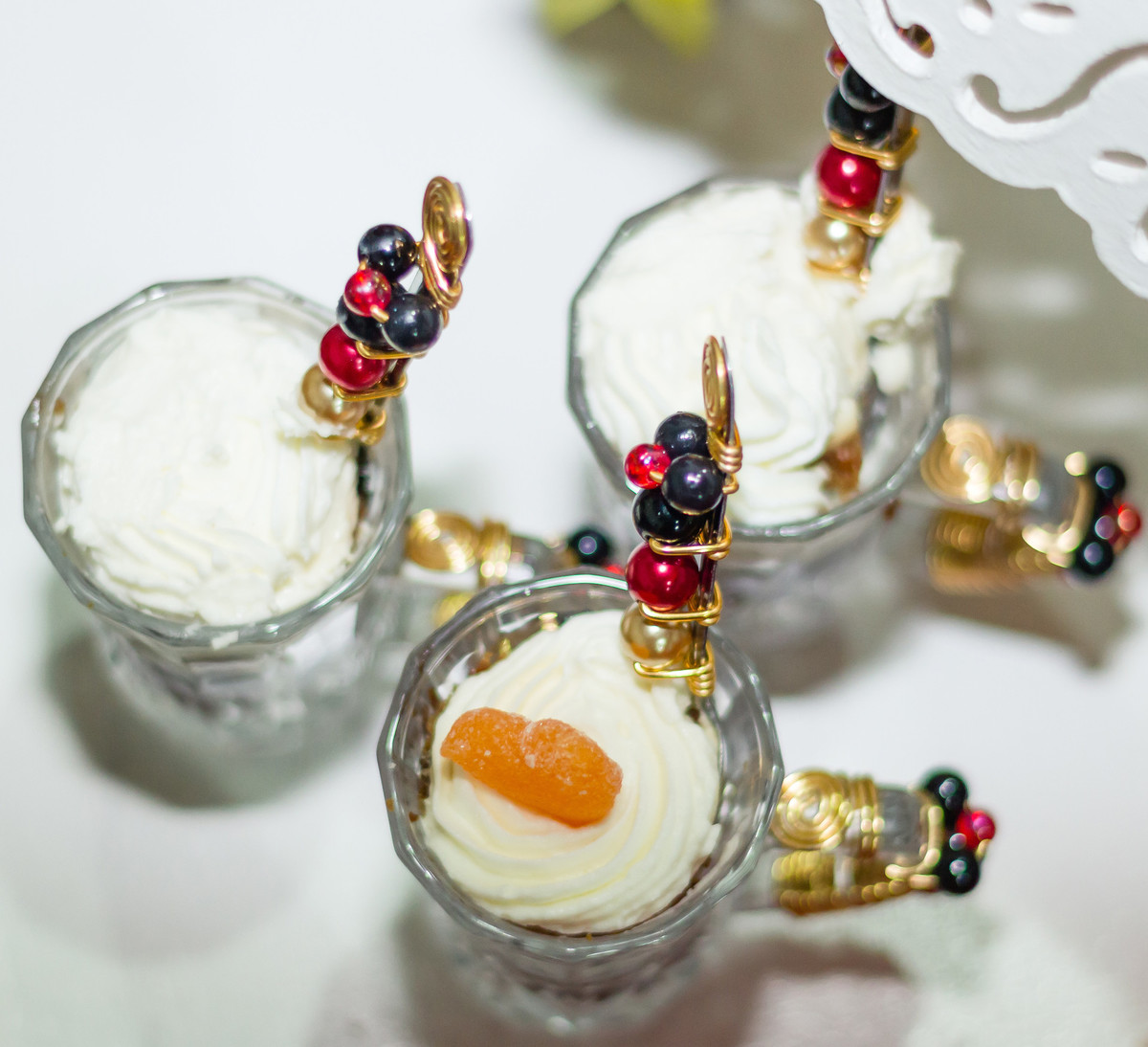 Doce no copo com colher personalizada Tema Minnie pelo fotógrafo Douglas Maia