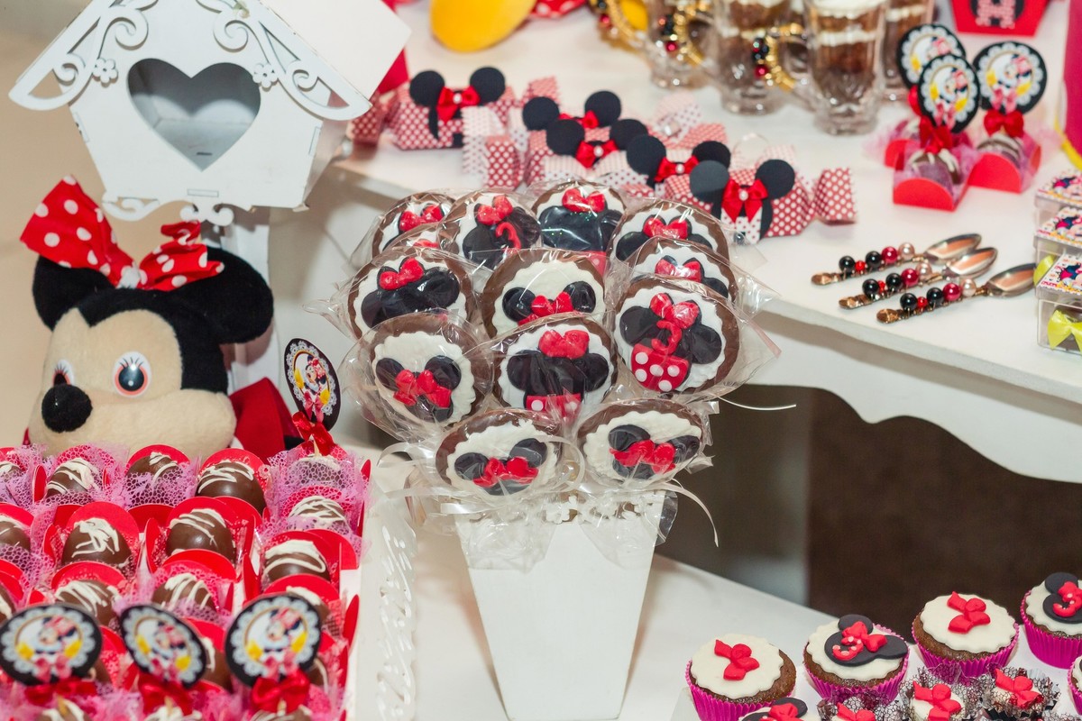 Pirulitos de chocolate Minnie pelo fotógrafo Douglas Maia