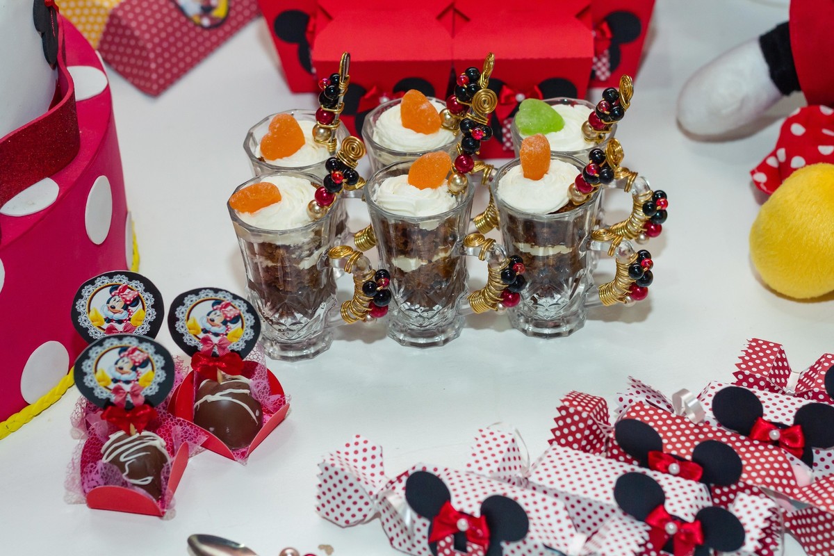 Bolo no copo Tema Minnie pelo fotógrafo Douglas Maia