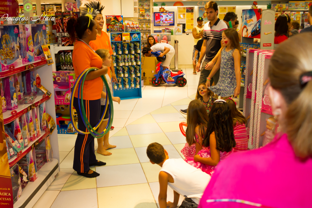 Brincadeiras na festa do Solzinho pelo fotógrafo Douglas Maia