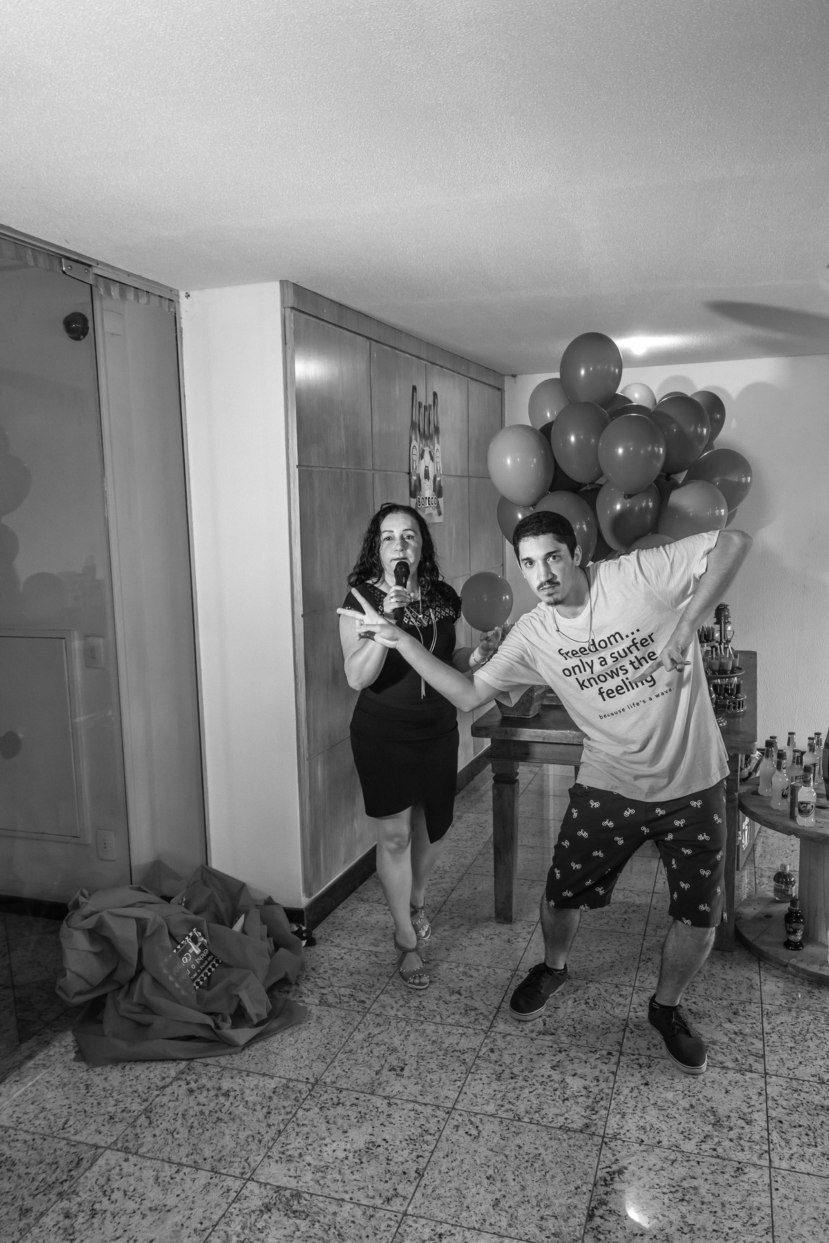 Léo e sua mãe pelo fotógrafo Douglas Maia