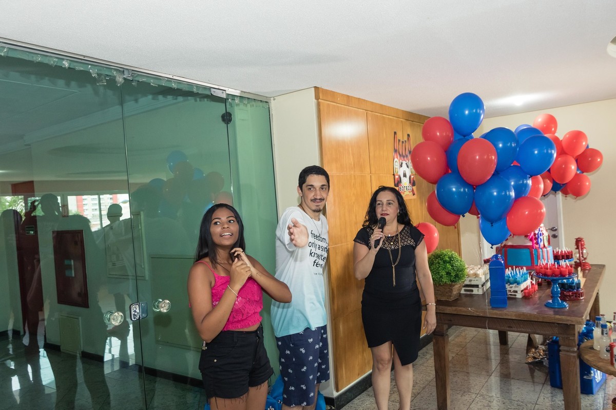 Léo, sua namorada e sua mãe pelo fotógrafo Douglas Maia