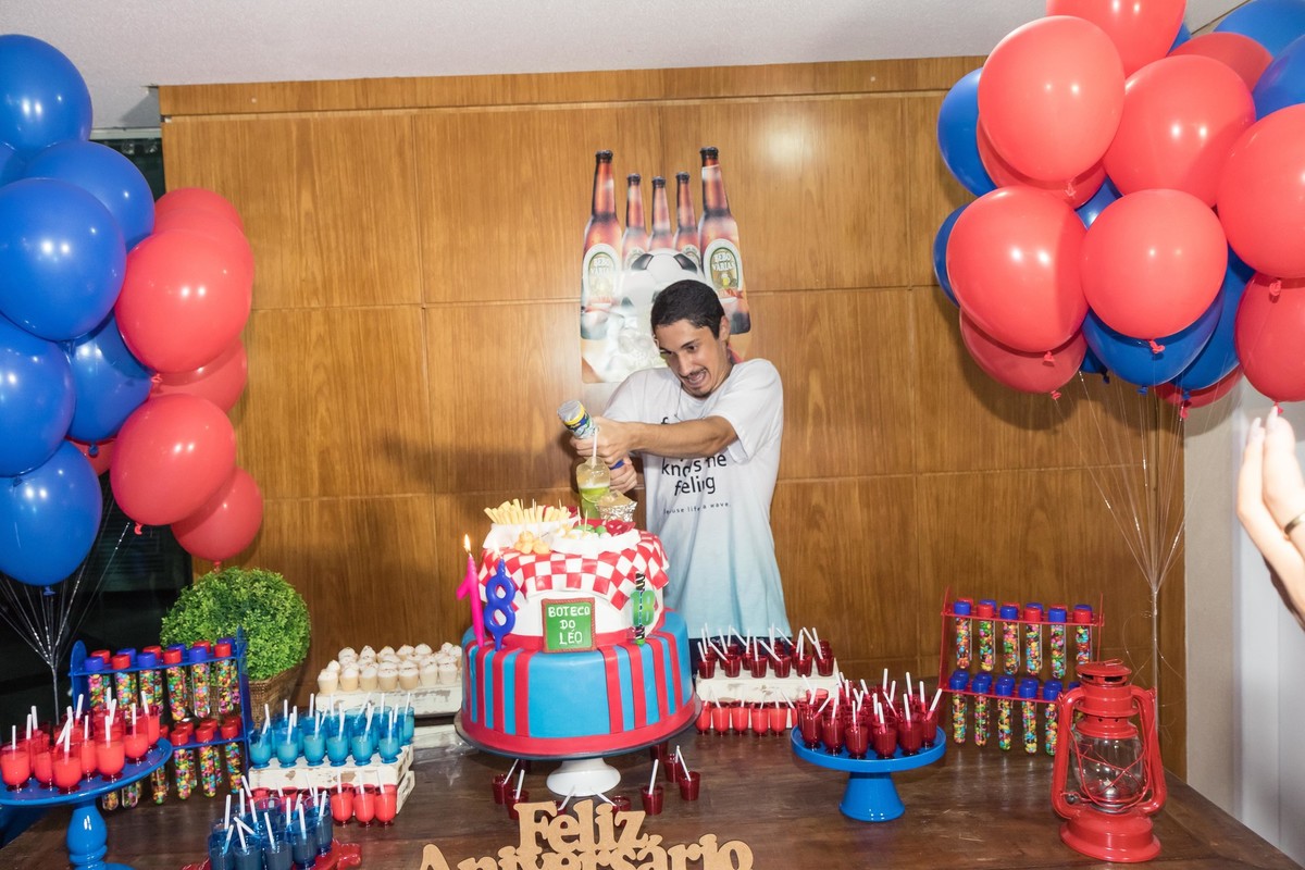 Léo festejando pelo fotógrafo Douglas Maia