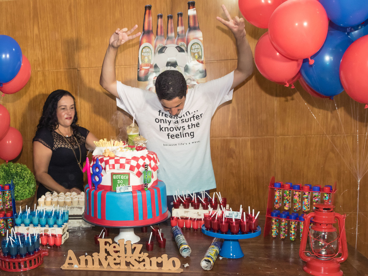 Léo comemorando pelo fotógrafo Douglas Maia