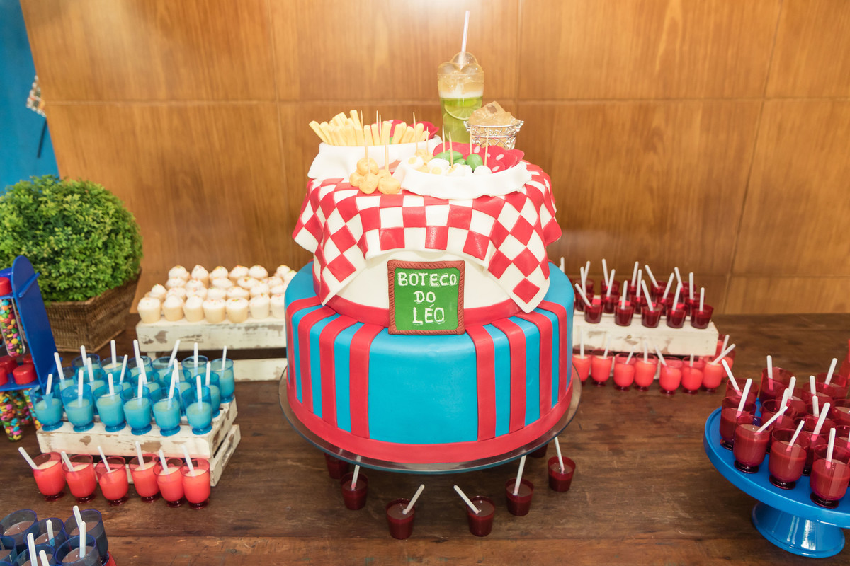 Bolo personalizado Boteco do Léo pelo fotógrafo Douglas Maia
