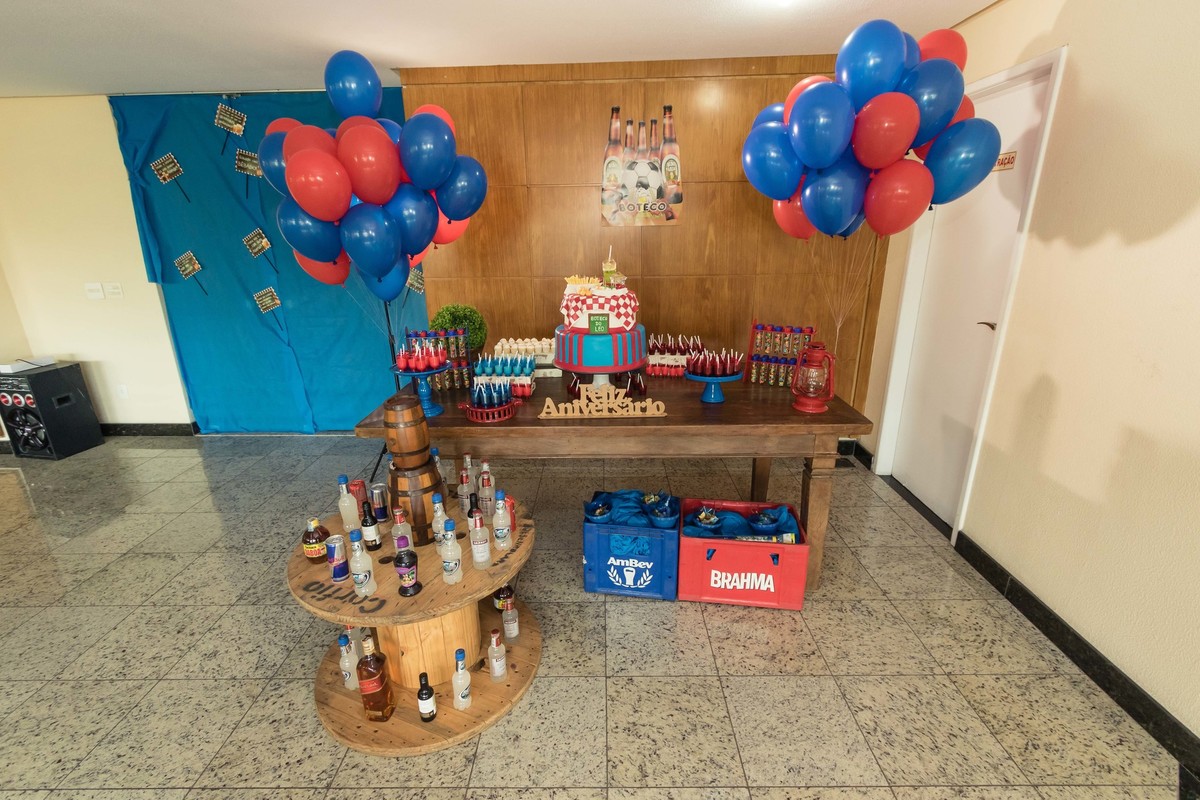 Decoração da mesa Tema Roda de Boteco pelo fotógrafo Douglas Maia