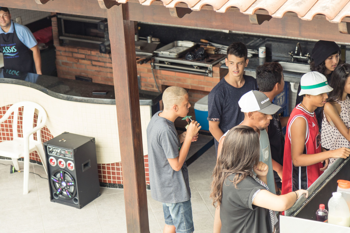 Convidados bebendo pelo fotógrafo Douglas Maia