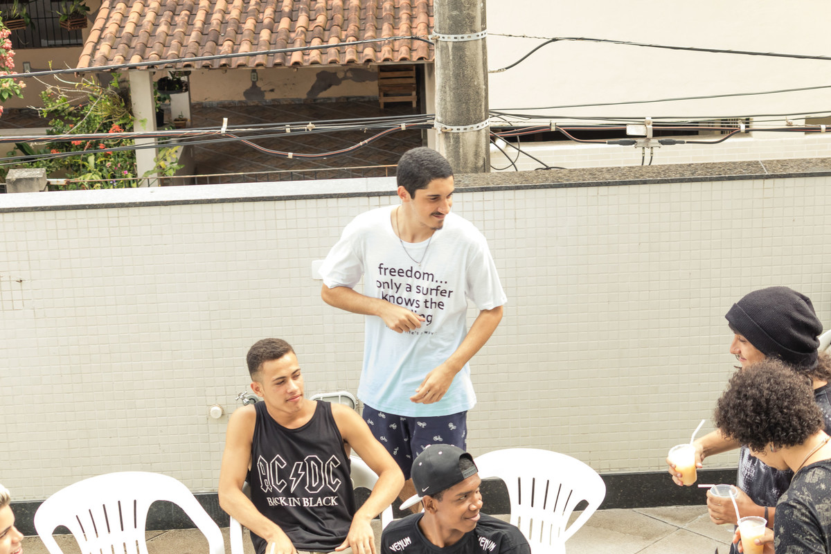 Léo na festa pelo fotógrafo Douglas Maia