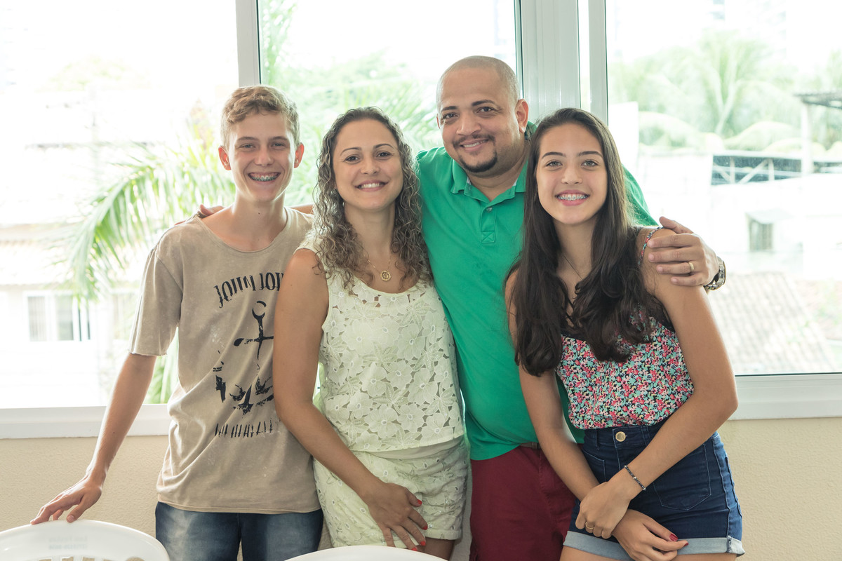Pai ao lado de convidados pelo fotógrafo Douglas Maia