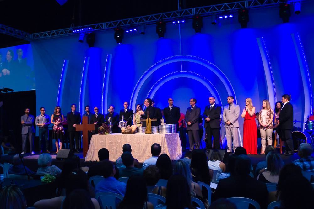 Equipe de Pastores na Igreja Missão Praia da Costa pelo fotógrafo Douglas Maia