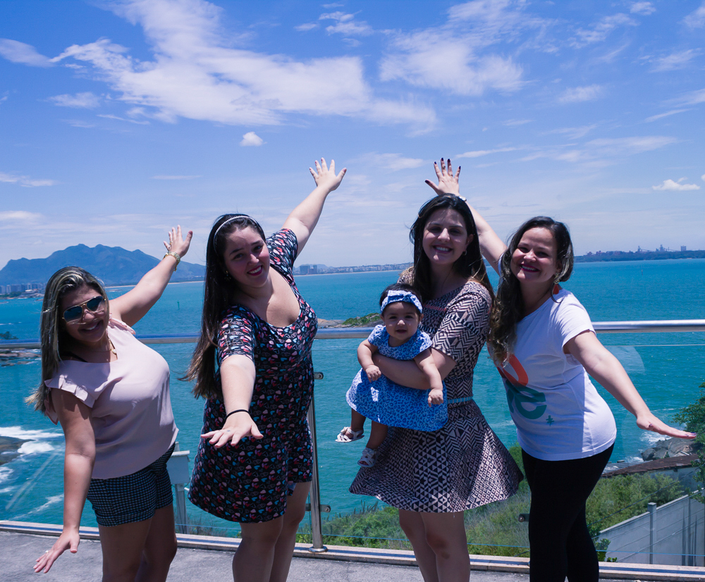 Mulheres do grupo UP da Igreja Missão Praia da Costa pelo fotógrafo Douglas Maia
