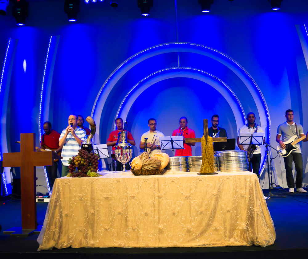 Louvando a Deus com os metais na Igreja Missão Praia da Costa momento único pelo fotógrafo Douglas Maia
