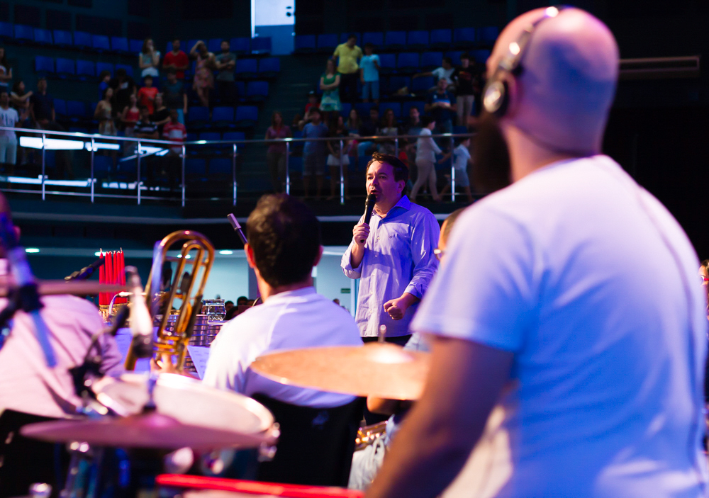 Momento da palavra Igreja Missão Praia da Costa pelo fotógrafo Douglas Maia