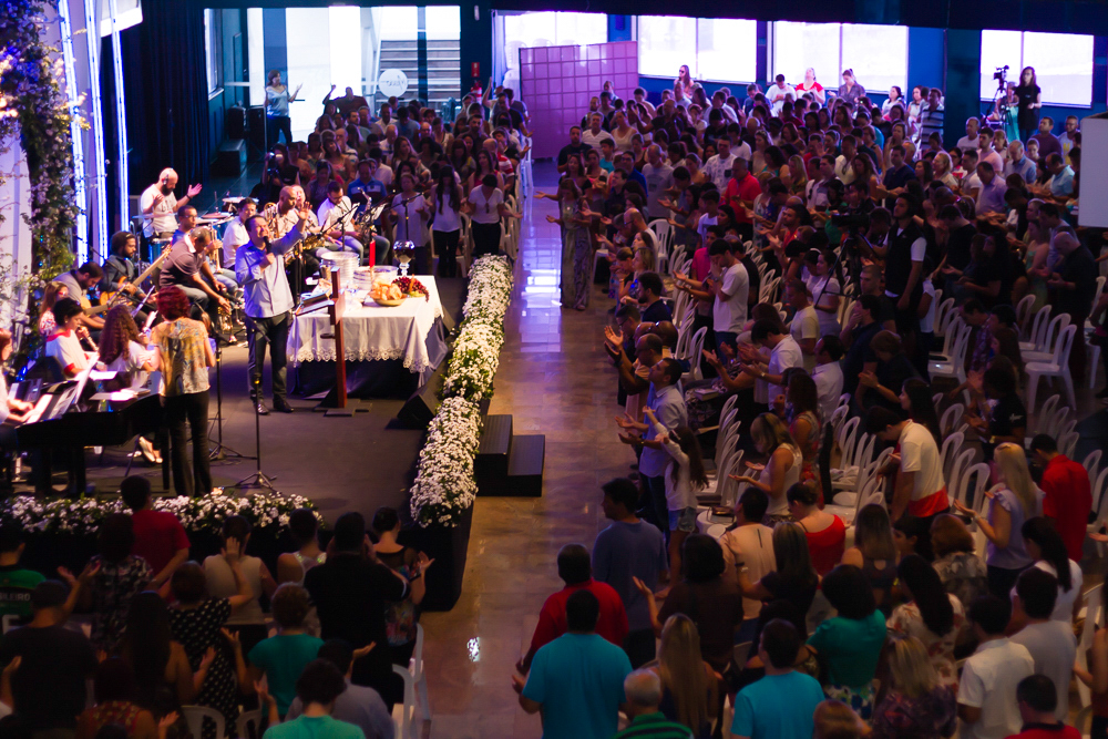 Igreja Missão Praia da Costa em adoração pelo fotógrafo Douglas Maia