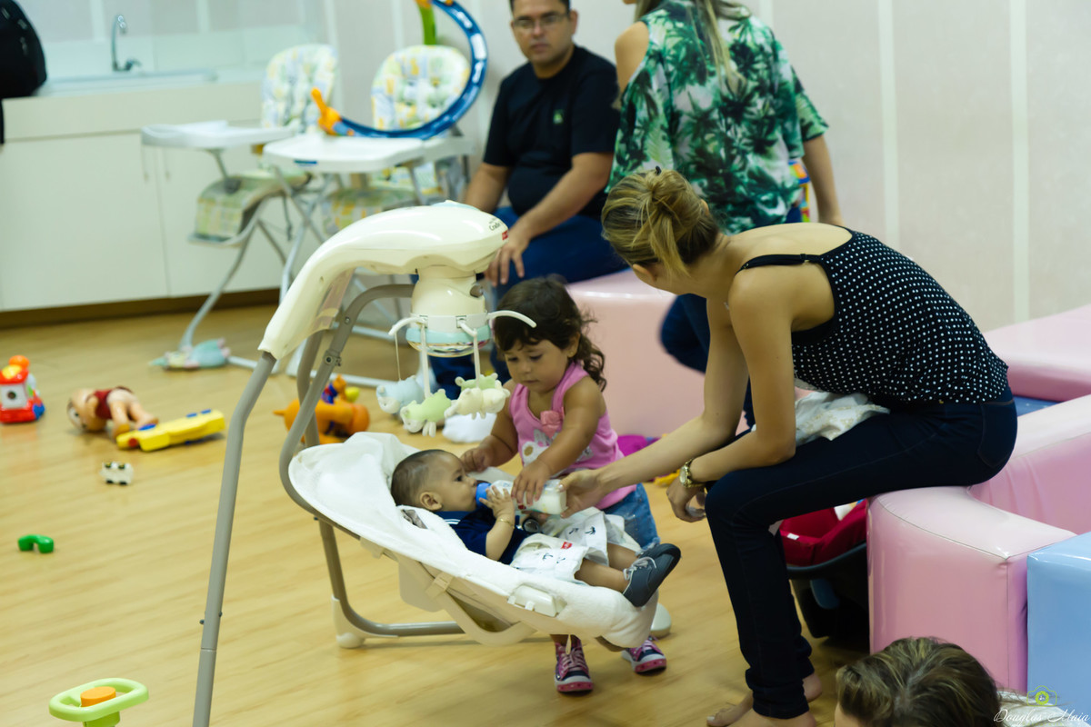 Bebê na salinha das crianças na Igreja Missão Praia da Costa pelo fotógrafo Douglas Maia