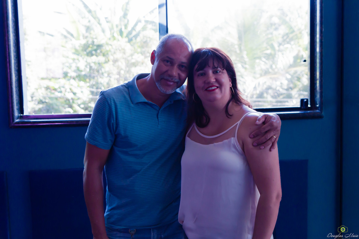 Fiéis felizes na Igreja Missão Praia da Costa pelo fotógrafo Douglas Maia