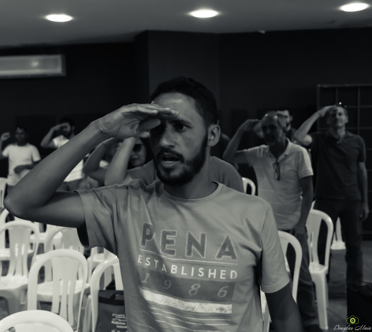 Homem participando da Caminhada Bíblica na Igreja Missão Praia da Costa pelo fotógrafo Douglas Maia
