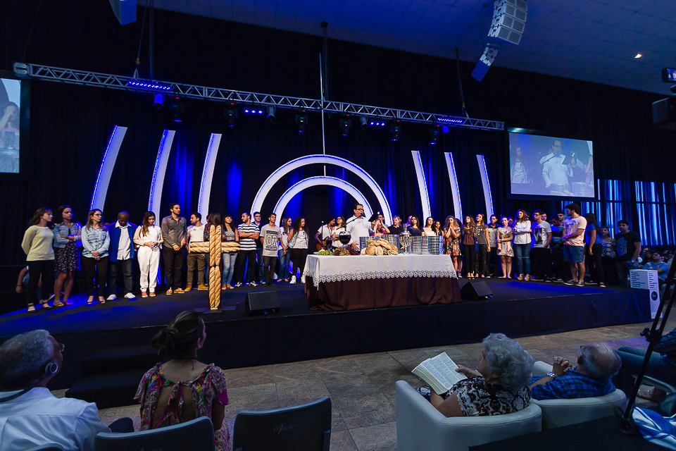 Santa Ceia na Igreja Missão Praia da Costa pelo fotógrafo Douglas Maia