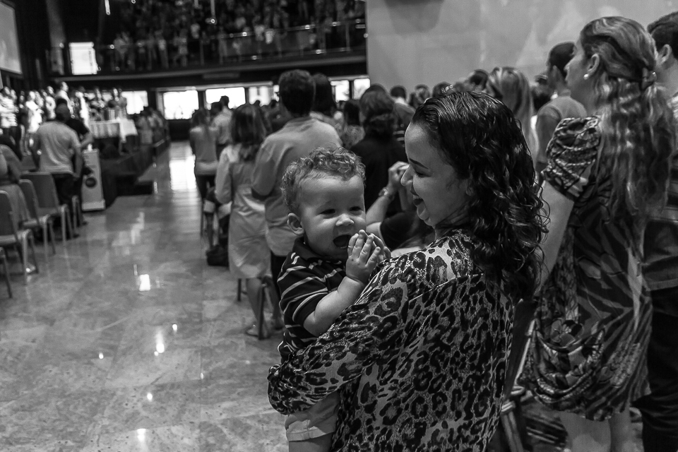 Luciana e Nicolas na Igreja Missão Praia da Costa pelo fotógrafo Douglas Maia