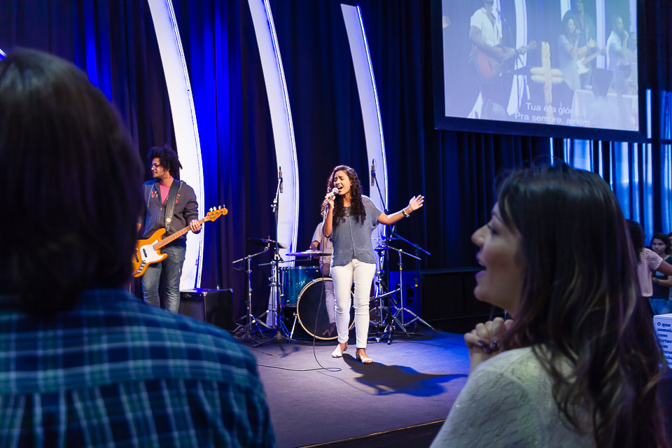 Louvor ungido na Igreja Missão Praia da Costa pelo fotógrafo Douglas Maia