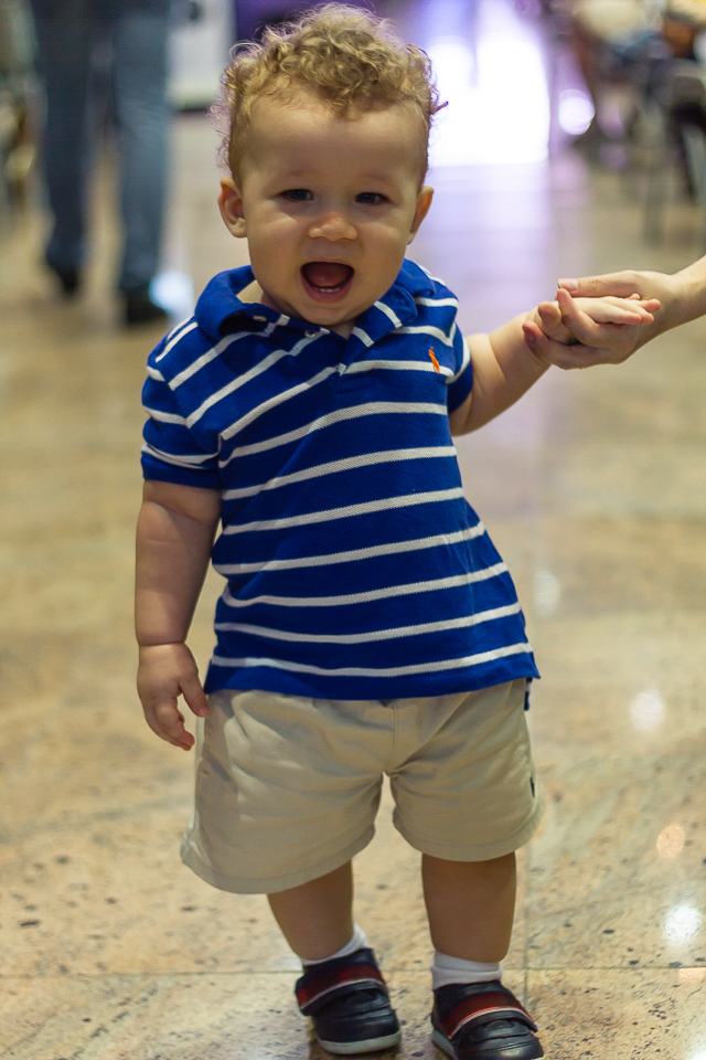 Pequeno Nicolas na Igreja Missão Praia da Costa pelo fotógrafo Douglas Maia