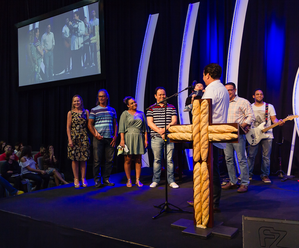 Pastor Simonton e família de menino Igreja Missão Praia da Costa pelo fotógrafo Douglas Maia