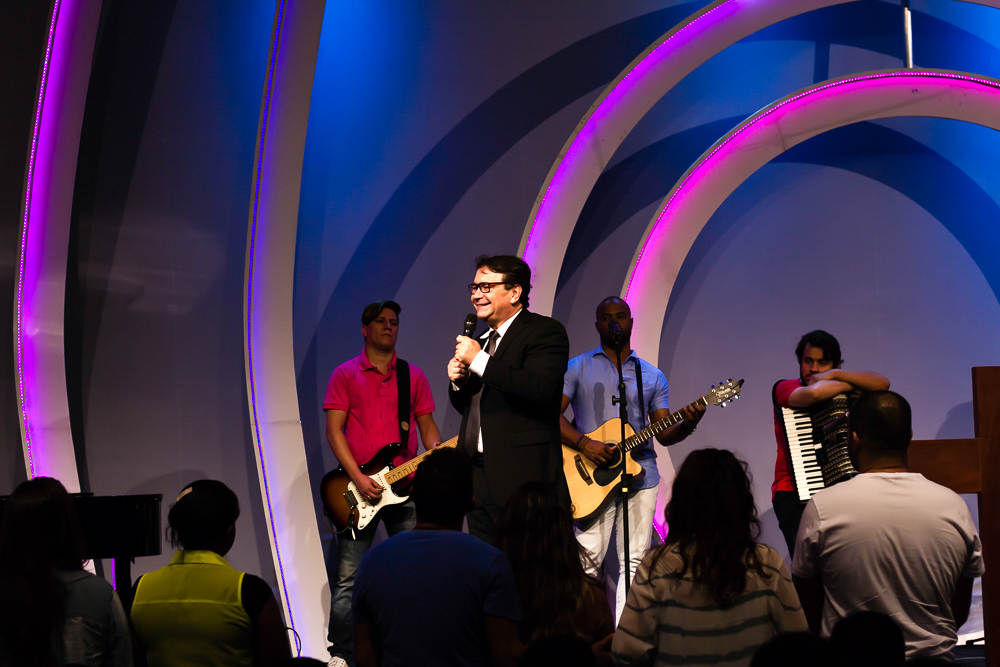 Pastor Simonton na Igreja Missão Praia da Costa pelo fotógrafo Douglas Maia