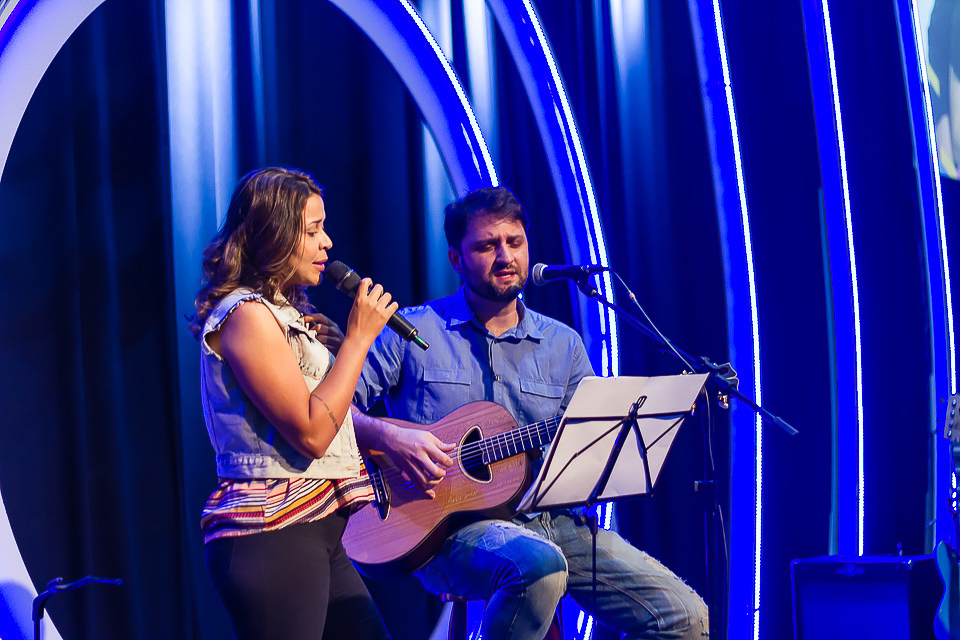 Voz e violão Igreja Missão Praia da Costa pelo fotógrafo Douglas Maia