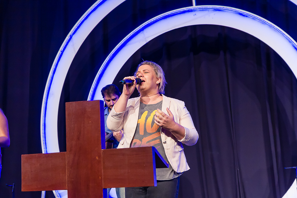 Louvor na Igreja Missão Praia da Costa pelo fotógrafo Douglas Maia