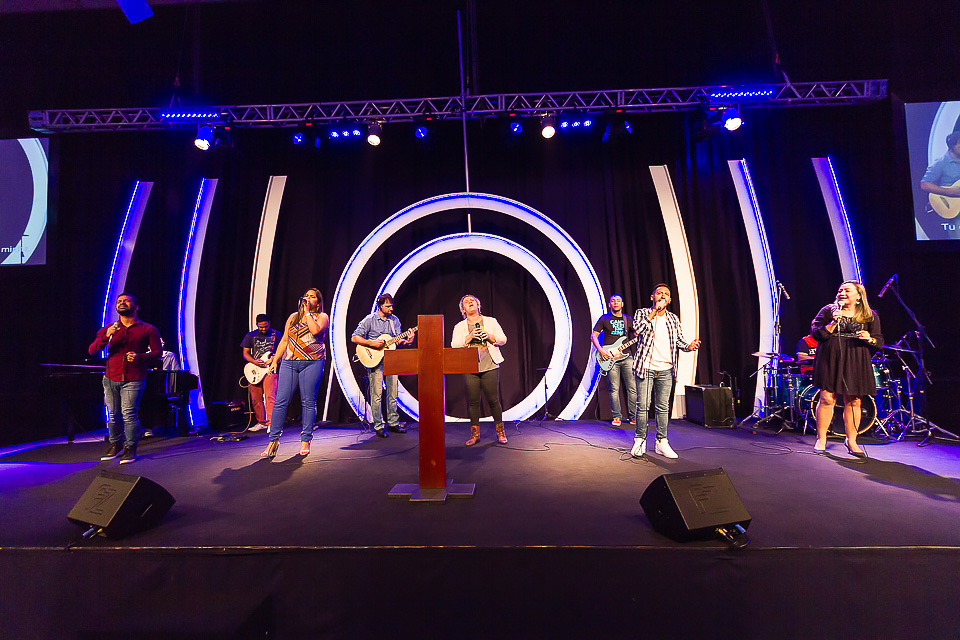 Louvor tremendo na Igreja Missão Praia da Costa pelo fotógrafo Douglas Maia