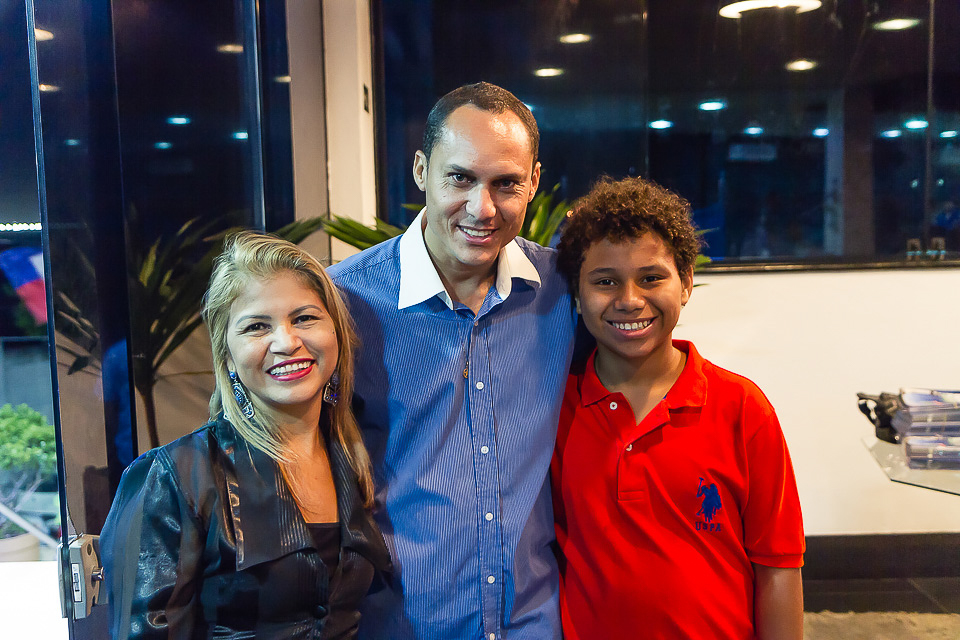 Alegria na Igreja Missão Praia da Costa pelo fotógrafo Douglas Maia