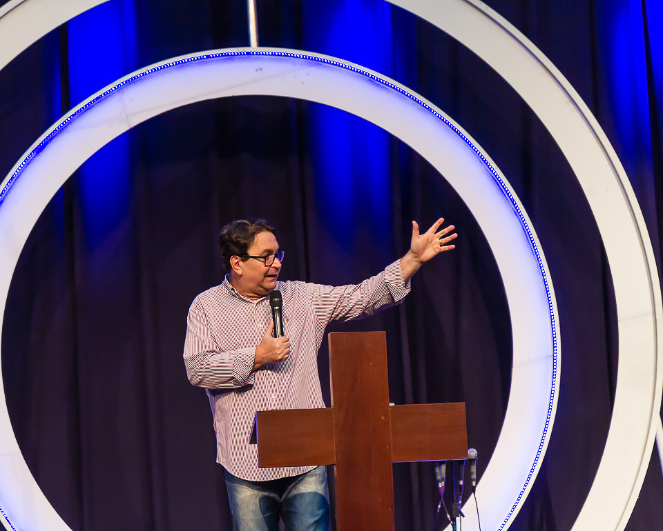 Palavra com Pastor Simonton na Igreja Missão Praia da Costa pelo fotógrafo Douglas Maia