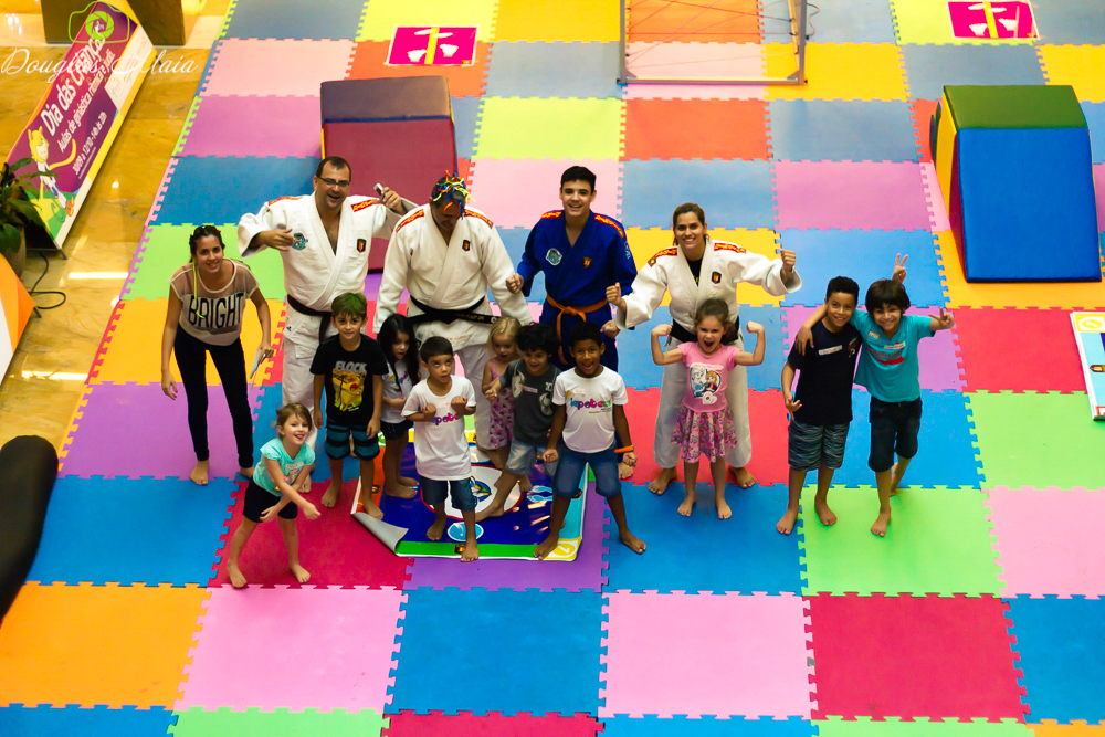 Equipe do judô feliz pelo fotógrafo Douglas Maia