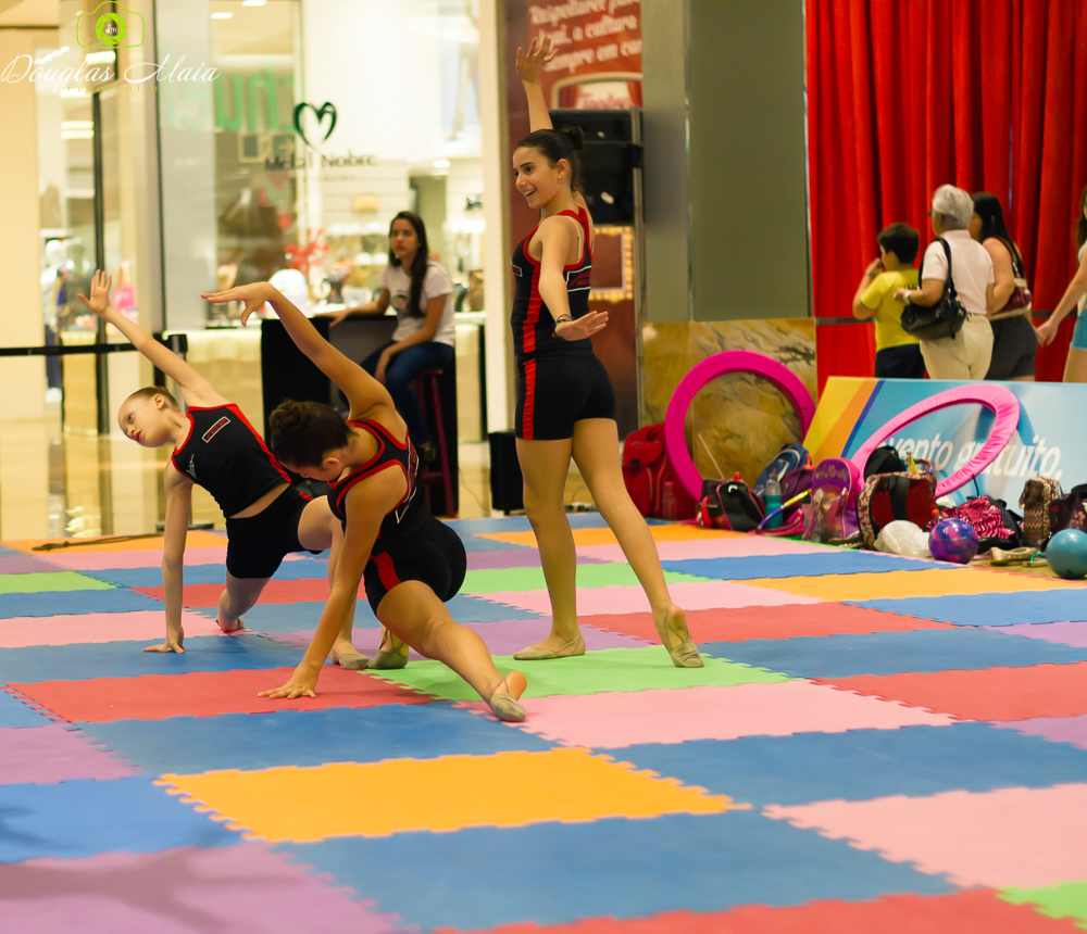 Bela apresentação de ginástica rítmica pelo fotógrafo Douglas Maia